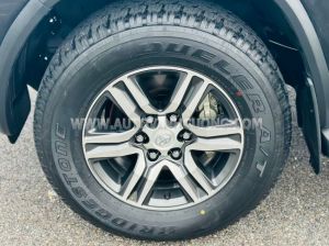 Xe Toyota Fortuner 2.7V 4x2 AT 2017