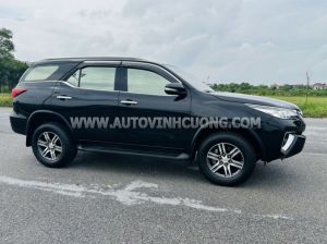 Xe Toyota Fortuner 2.7V 4x2 AT 2017