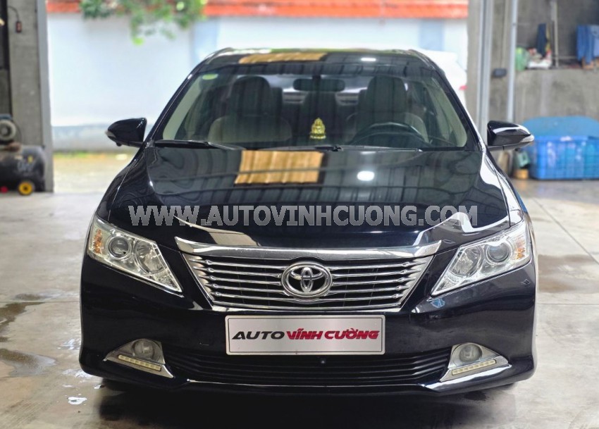 Xe Toyota Camry 2.0E 2015
